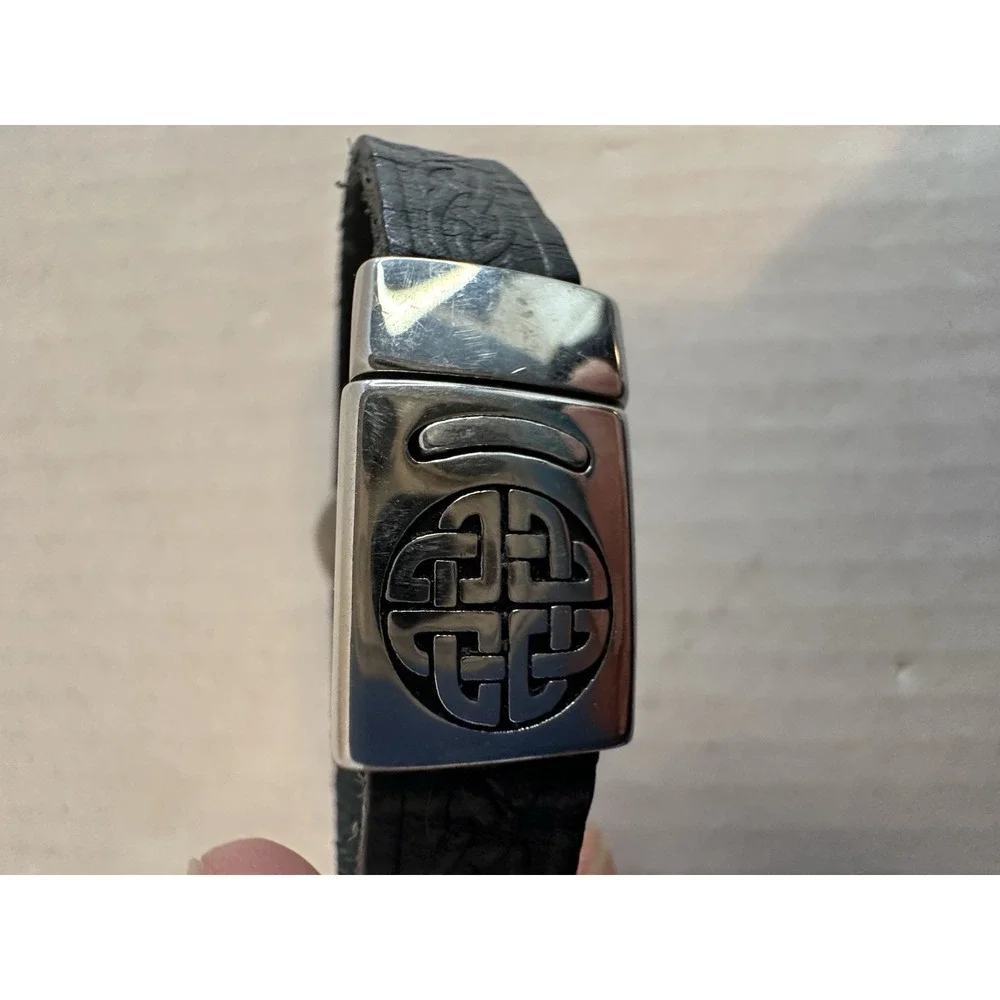 Lee River Ireland Leather Eternal Knot Single Magnetic Cuff Black & Silver Men's